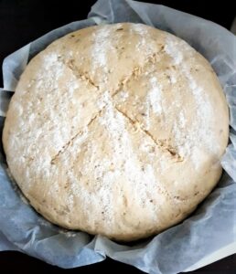 Domowy chleb pszenno-żytni