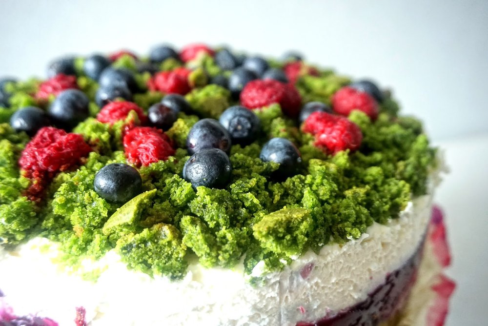 Ciasto leśny mech z malinami