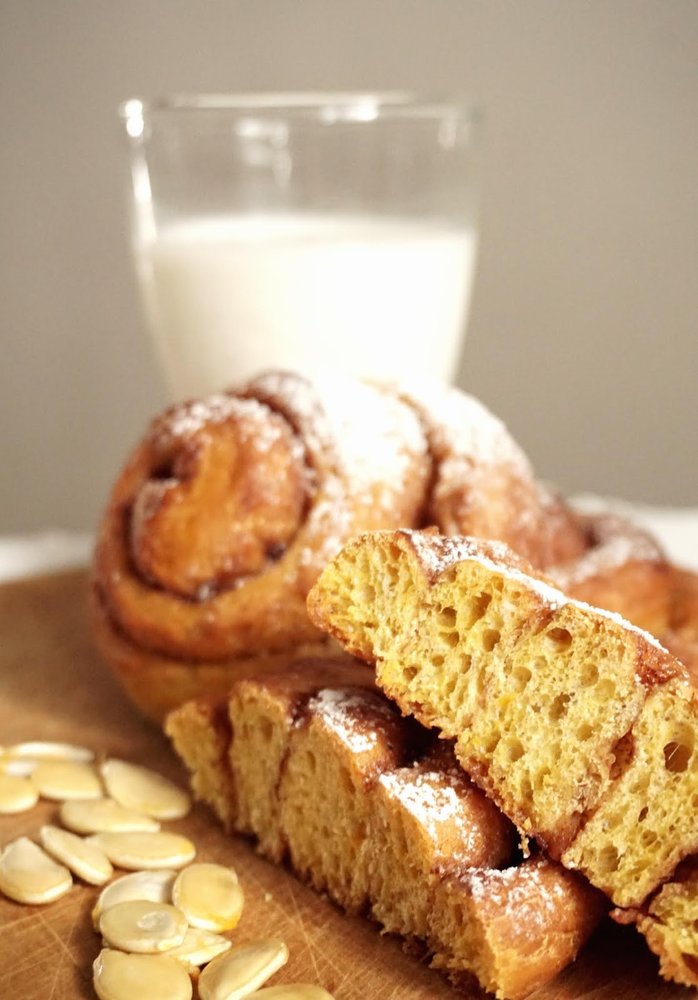 Drożdżowe bułeczki dyniowe