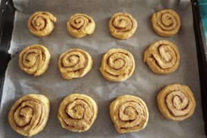 Drożdżowe bułeczki dyniowe