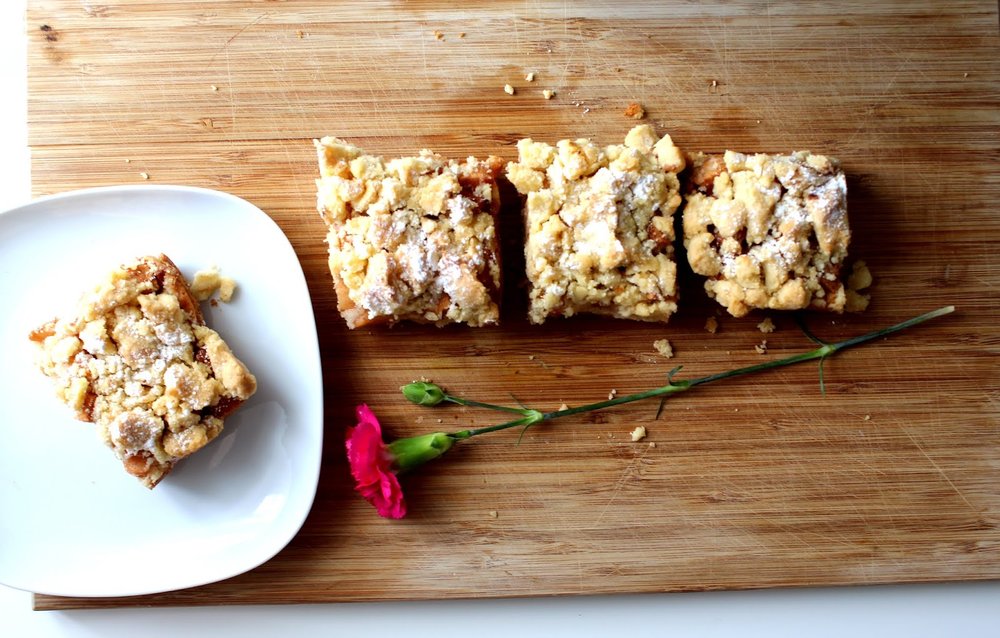 Jabłecznik na cieście ucieranym z kruszonką