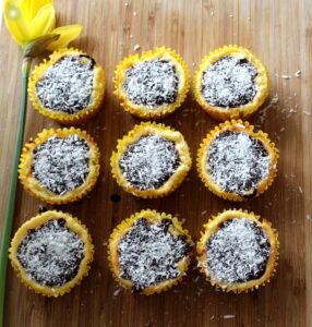 Mini serniczki na ciasteczku