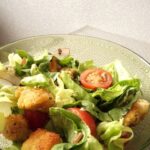 Sałatka z kurczakiem i pomidorkami koktajlowymi