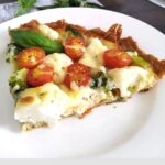 Tarta z warzywami i serem pleśniowym