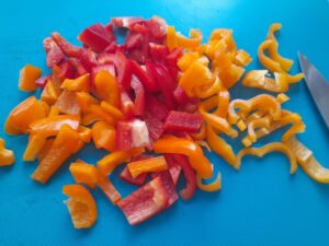 Gulasz wołowy z papryką i pieczarkami