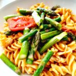 Makaron z pesto i szparagami