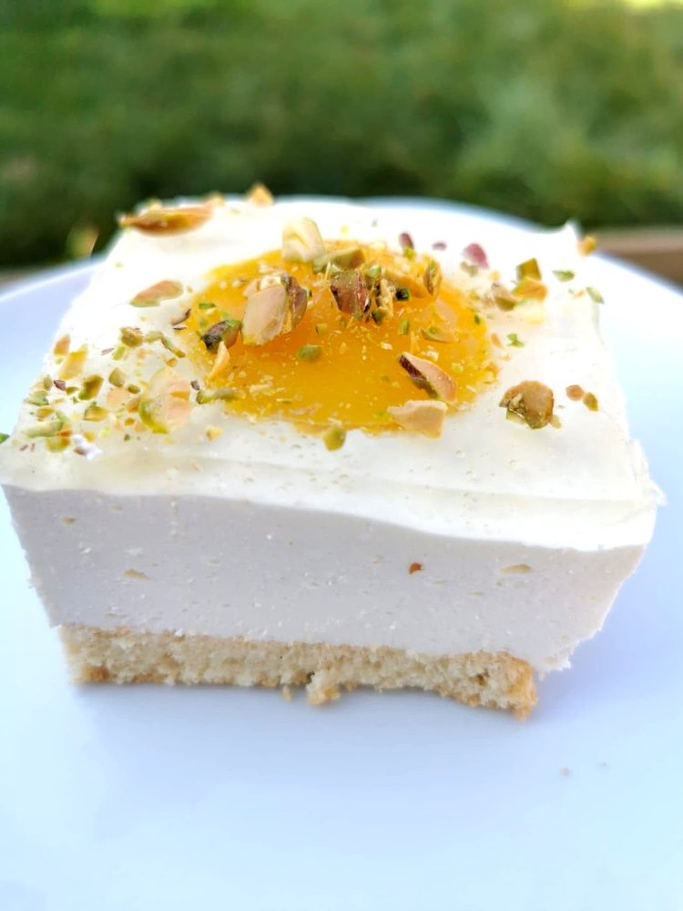 Sernik na zimno „jajko sadzone”