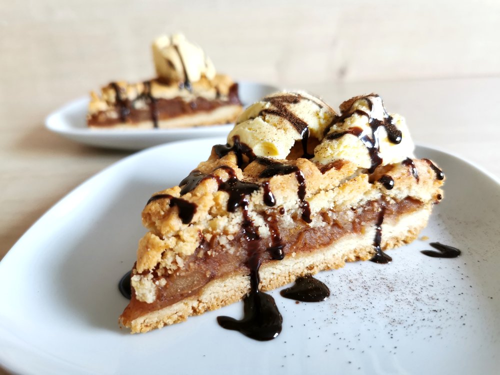 Szarlotka z bardzo kruchym wierzchem