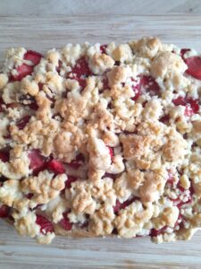 Ciasto drożdżowe z owocami i kruszonką