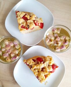 Ciasto drożdżowe z owocami i kruszonką