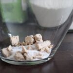 Jak zrobić rozczyn ze świeżych drożdży