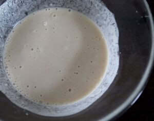 Jak zrobić rozczyn ze świeżych drożdży