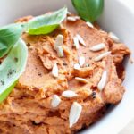 Pasta kanapkowa z czerwonej fasoli i suszonych pomidorów