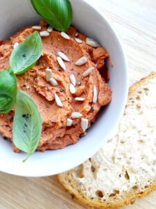 Pasta kanapkowa z czerwonej fasoli i suszonych pomidor&oacute;w