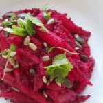 Różowy makaron (makaron z buraczkami)