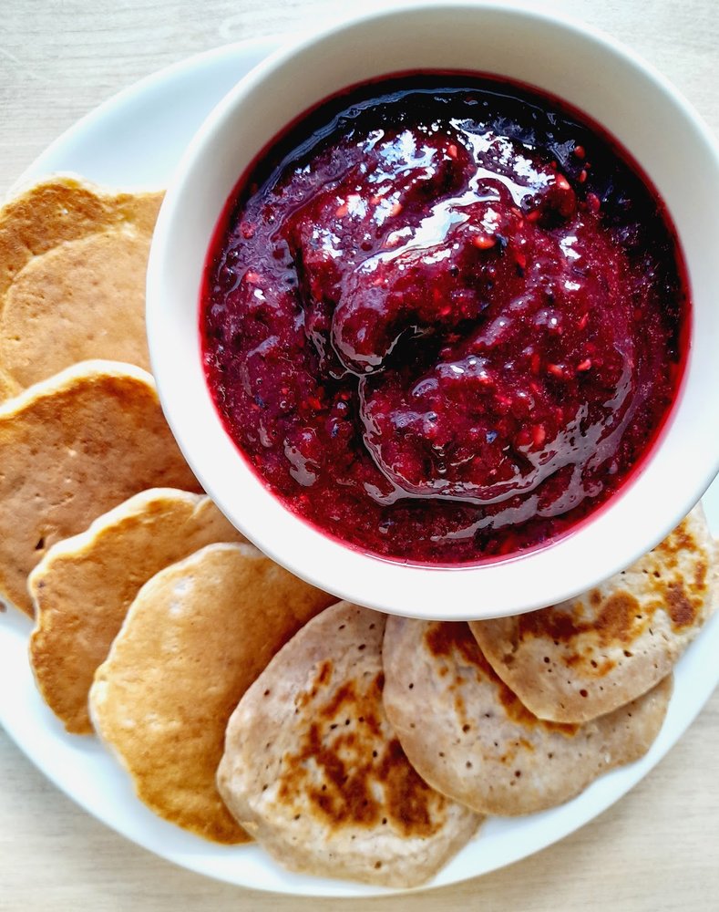 Sos z owoców leśnych