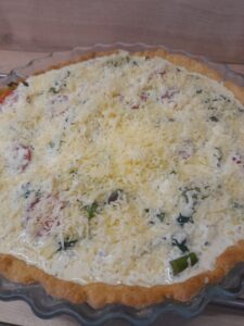 Tarta z łososiem i szpinakiem 