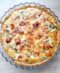 Tarta z łososiem i szpinakiem 