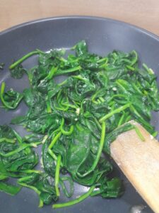 Zapiekanka ziemniaczana ze szpinakiem i kurczakiem