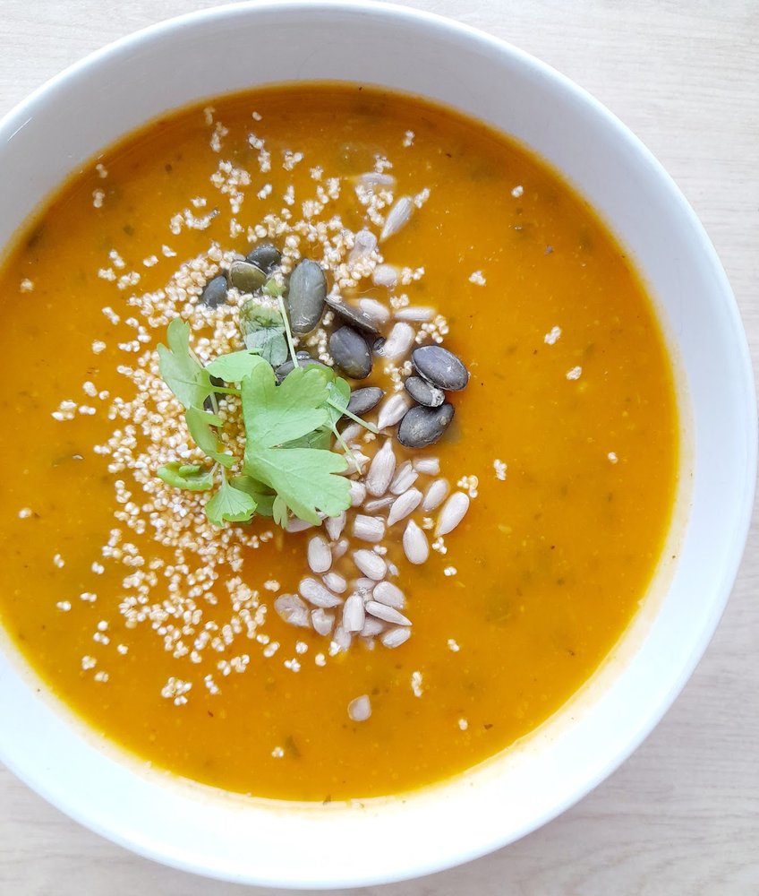 Zupa krem z dyni, cukinii i jarmużu