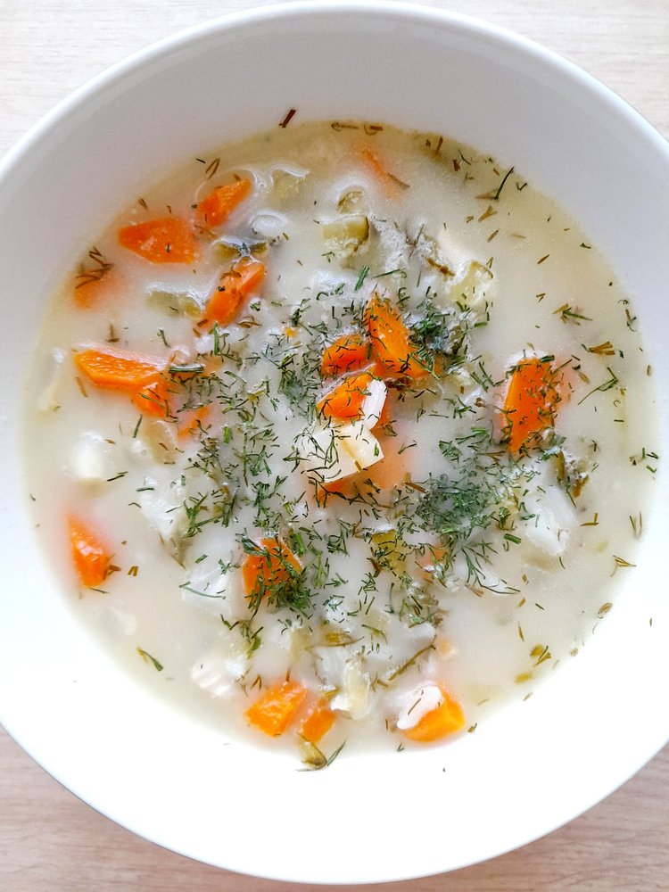 Zupa ogórkowa z ryżem