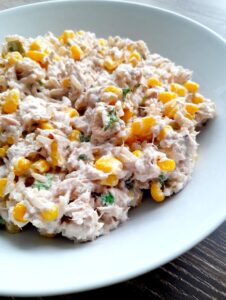 Sałatka z tuńczykiem i ryżem