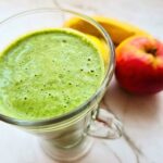 Zielony koktajl (szpinak, banan, jabłko)