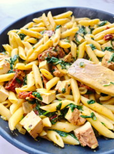 Makaron ze szpinakiem i tofu